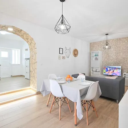 Titeresa By Mtphomes